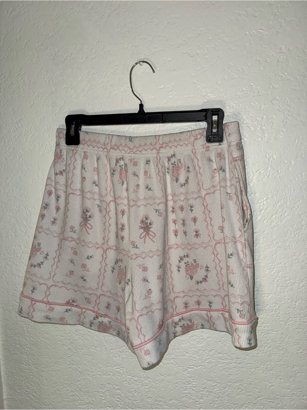 High-Waist Pink Floral Knit Shorts